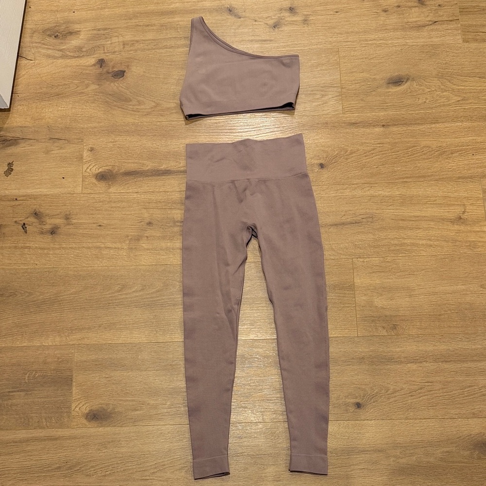 Set Active One-Shoulder Mauve Activewear Set